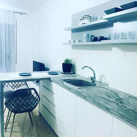 Lida's Grey 1 Bedroom Durrës